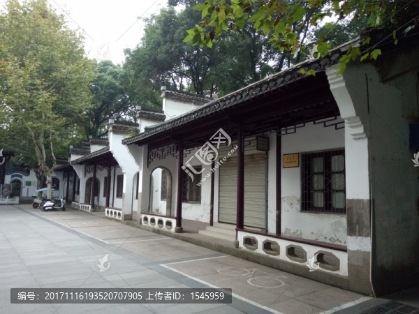 安慶菱湖大門口風(fēng)景