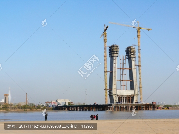 建設(shè)中的橋墩