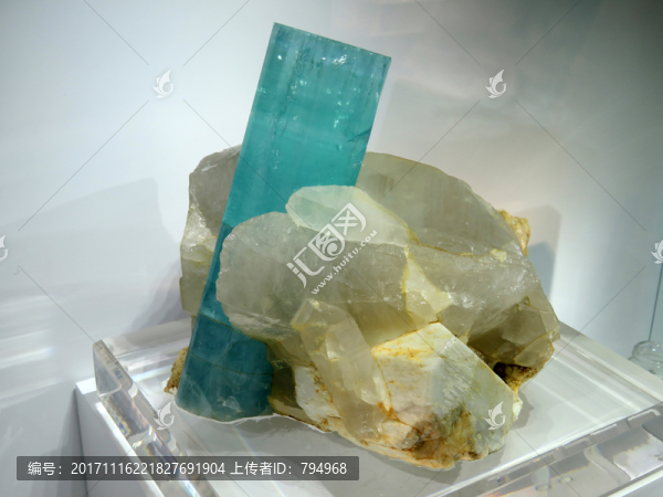 海藍(lán)寶石,石英