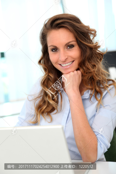女人
