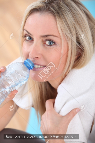女人
