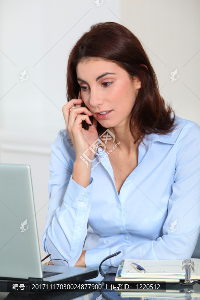 女人