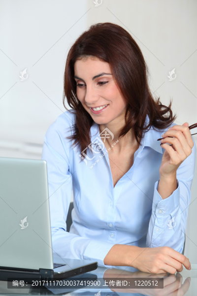女人