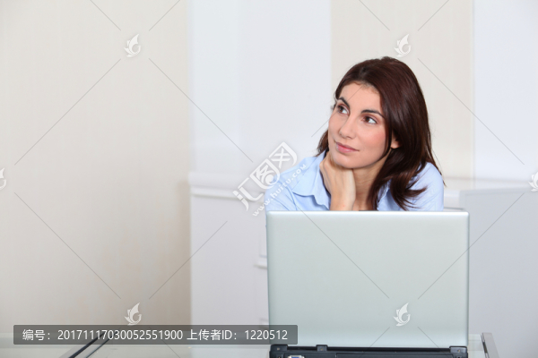 女人
