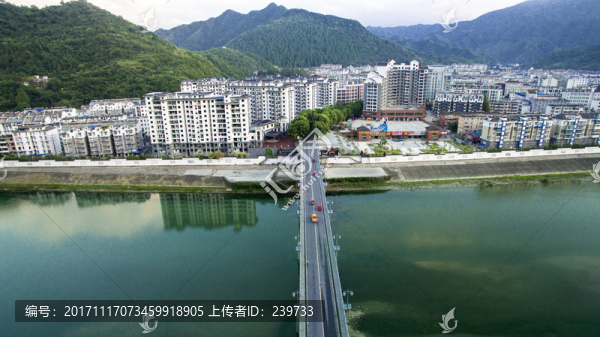 秋浦河畔