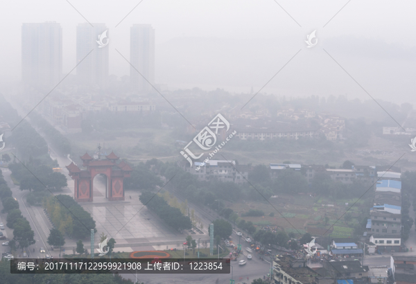 城市鳥瞰圖,晨霧中的城市