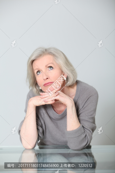 女人