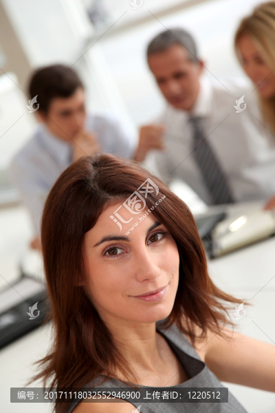 女人