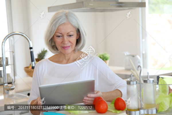 女人