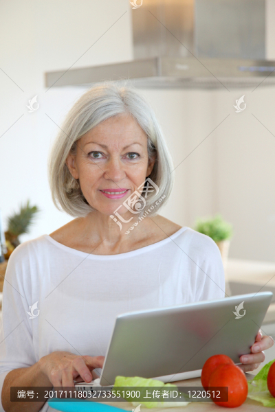 女人
