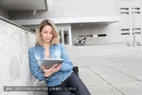 女人