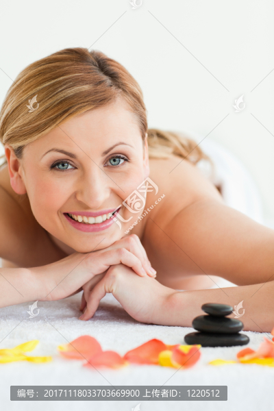 女人-匯圖網(wǎng) www.fosd68.com 女人