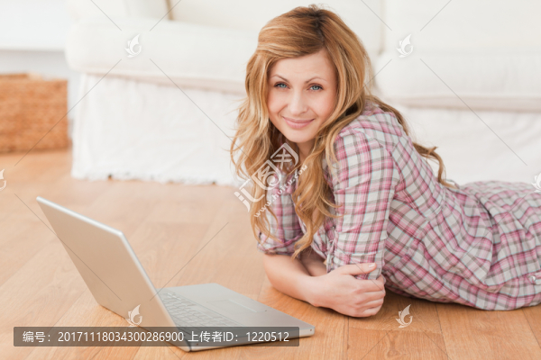 女人