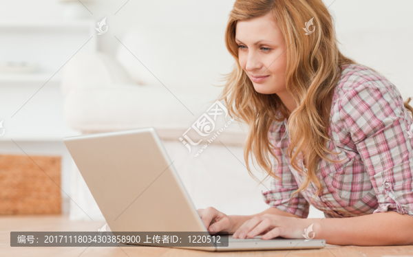 女人