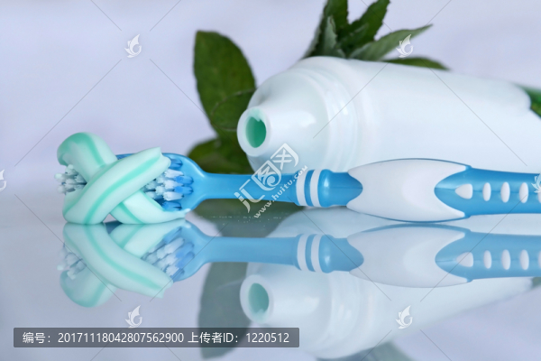 牙刷和膏