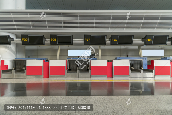 機(jī)場值機(jī)柜臺(tái)行李托運(yùn)
