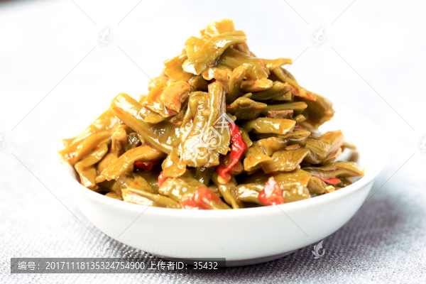 下飯菜白底
