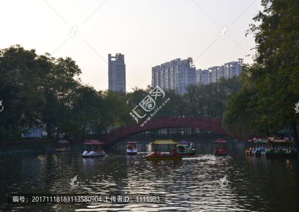 公園游船