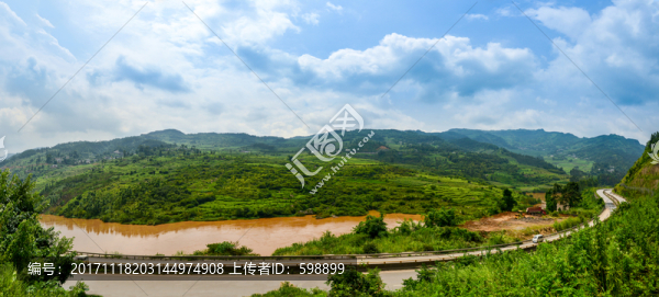 云南山區(qū)公路全景攝影