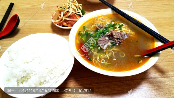 快餐,牛肉粉絲湯飯