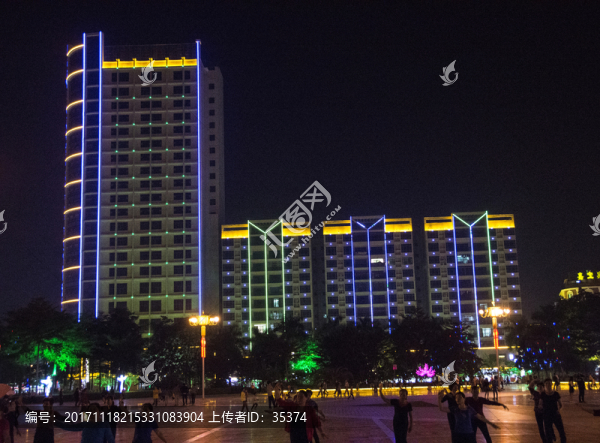 高樓夜景
