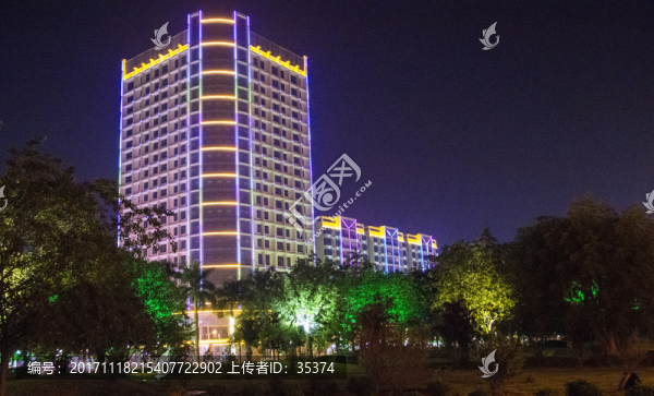 高樓夜景燈光
