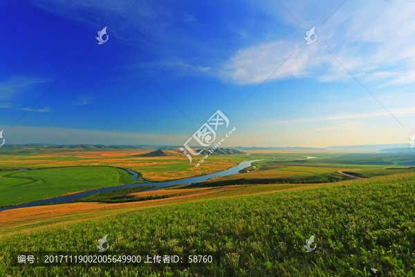 牧場草地河灣