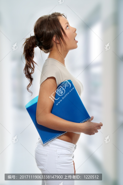 女人