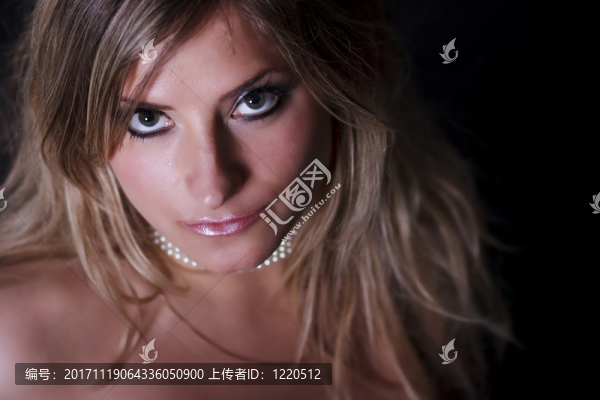 一個年輕的金發(fā)女子肖像,-,直接查看