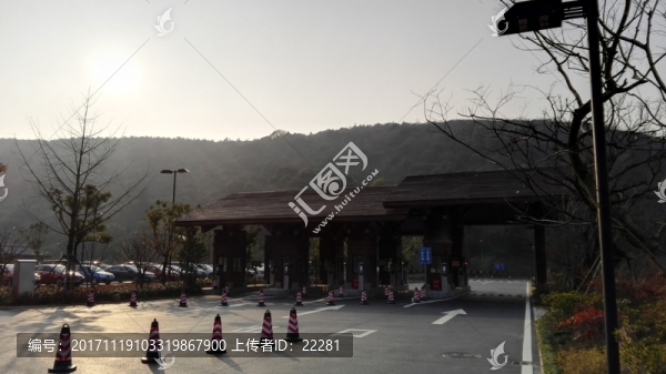 古典建筑的停車場崗亭
