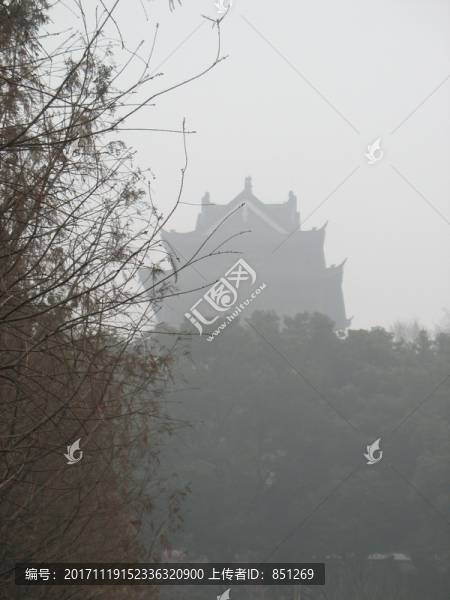 黃鶴樓遠(yuǎn)眺