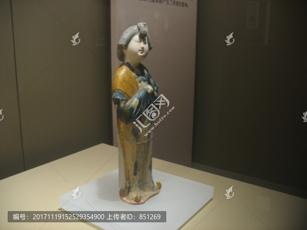 仕女俑