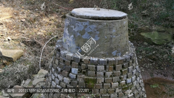 村里的水井