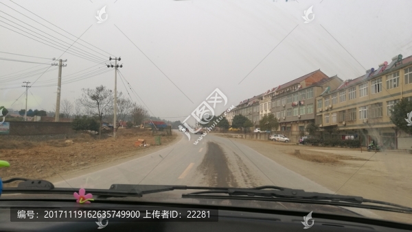 村里的路