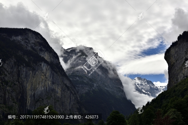 白云冰山
