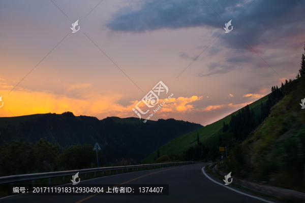 獨(dú)庫(kù)公路