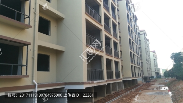 縣城郊外新建的小區(qū)