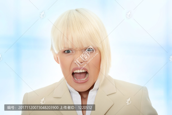 笑