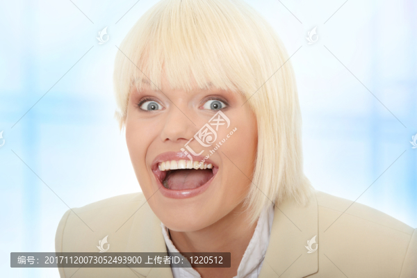 笑