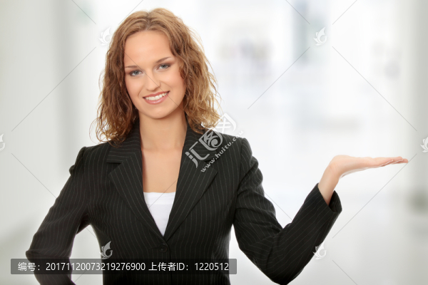 笑