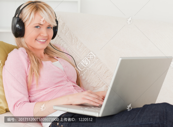 女人