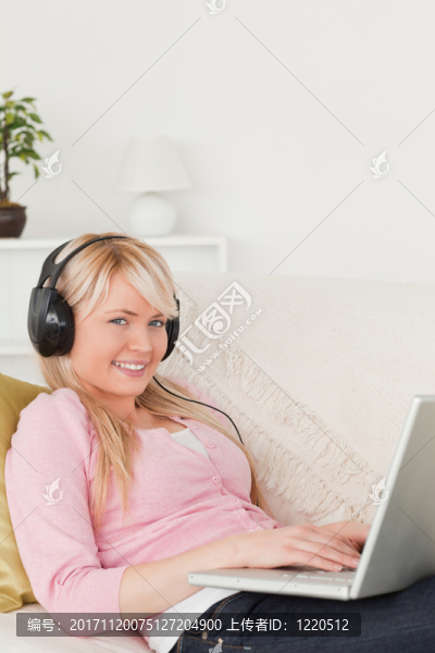 女人