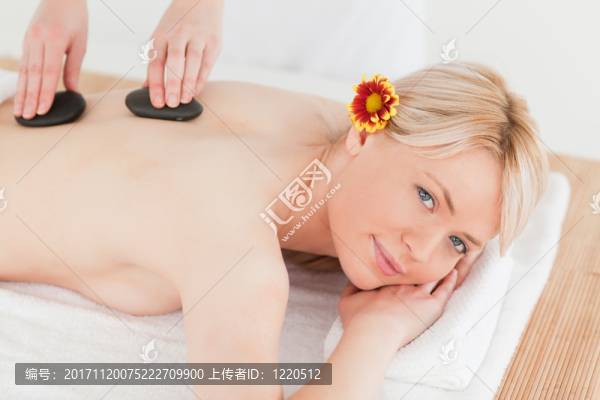 女人