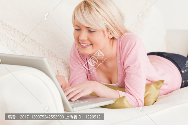 女人
