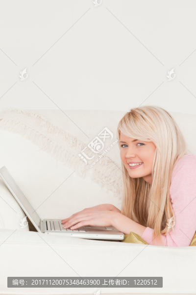 女人
