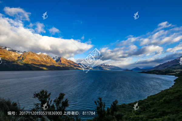 瓦卡蒂普湖