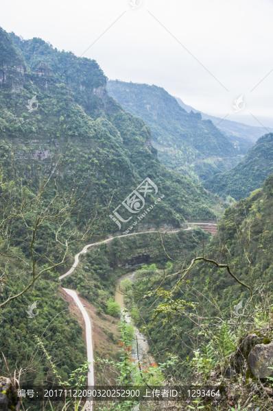 山路彎彎