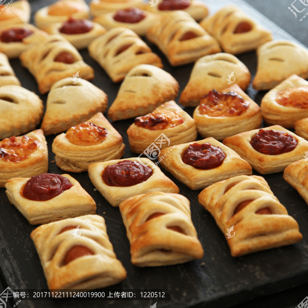 各種蛋糕和糕點(diǎn)