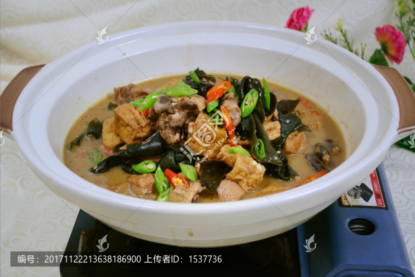小雞燉豆泡