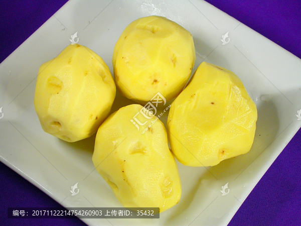 削皮的土豆